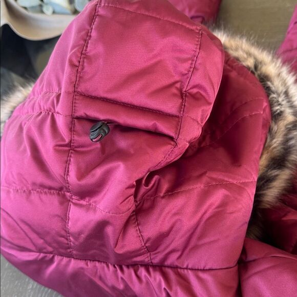Lands' End PRIMALOFT Warm Burgundy Puffer Jacket Winter Coat Faux Fur Trim Sz M - Picture 13 of 16